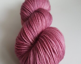 Skein - Fingering - color Antoinette Superwash Merino