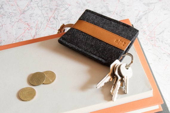 Felt and leather KEY HOLDER, key case, charcoal and tan, wool felt, handmade, made in Italy