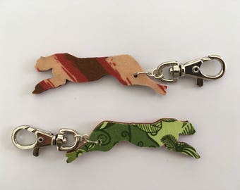 Cheetah keychain; Hand made: Decoupage African fabric; Acrylic