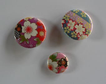 Badges 38 and 25mm set of 3 Badges Japanese paper.