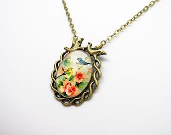 Vintage Bird Necklace Pendant, Bird and Flower Pattern, Vintage pendant, Bird necklace, Flower necklace