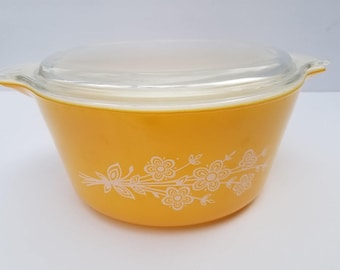 Gold Pyrex Casserole Dish and Lid