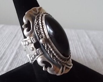 Big~Vintage~Sterling Silver~Poison Ring~Pill Box~Locket~Snuff~Ring~Onyx~Secret Compartment~925~Jewelry~Sz 10~Mens~Womens~Signed~16+gm.