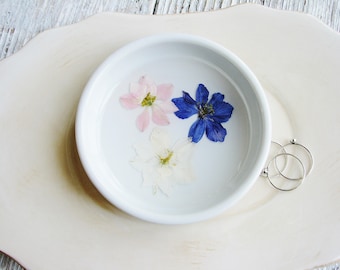 Wedding Ring Dish, Real Flower Ring Holder, Ceramic Dish, Pressed Flowers Jewelry Dish, Jewelry Organizer