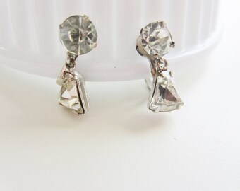 Vintage earrings, beautiful dainty rhinestones, screw backs, Bridal ,estate sale find.MAR 105