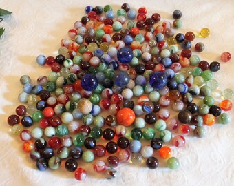 Lot of 200 Antique and Vintage Glass Marbles in Assorted Sizes with 5 Shooter Marbles