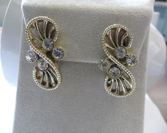 Vintage Coro Earrings 60s Earrings Modernist Earrings Coro Jewelry Mod Earrings Clip On Bridal Earrings Abstract Bow Earrings Mad Men Signed