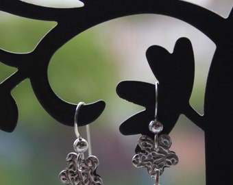 Daisy earrings, flower earrings, silver earrings, silver clay jewelry, fine silver, delicate earrings, delicate jewellery, dainty jewelry