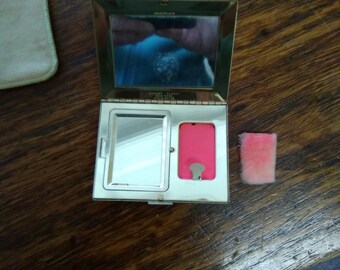 Vintage Richard Hudnut square gold tone compact rouge and applicator