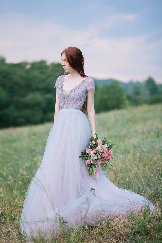 Tulle Wedding Dress Lavanda Lace Cup Sleeves Bridal Gown Alternative Bohemian V Neck Tulle Wedding Dress Lavanda Lace Cup Sleeves Bridal Gown Alternative Bohemian V Neck