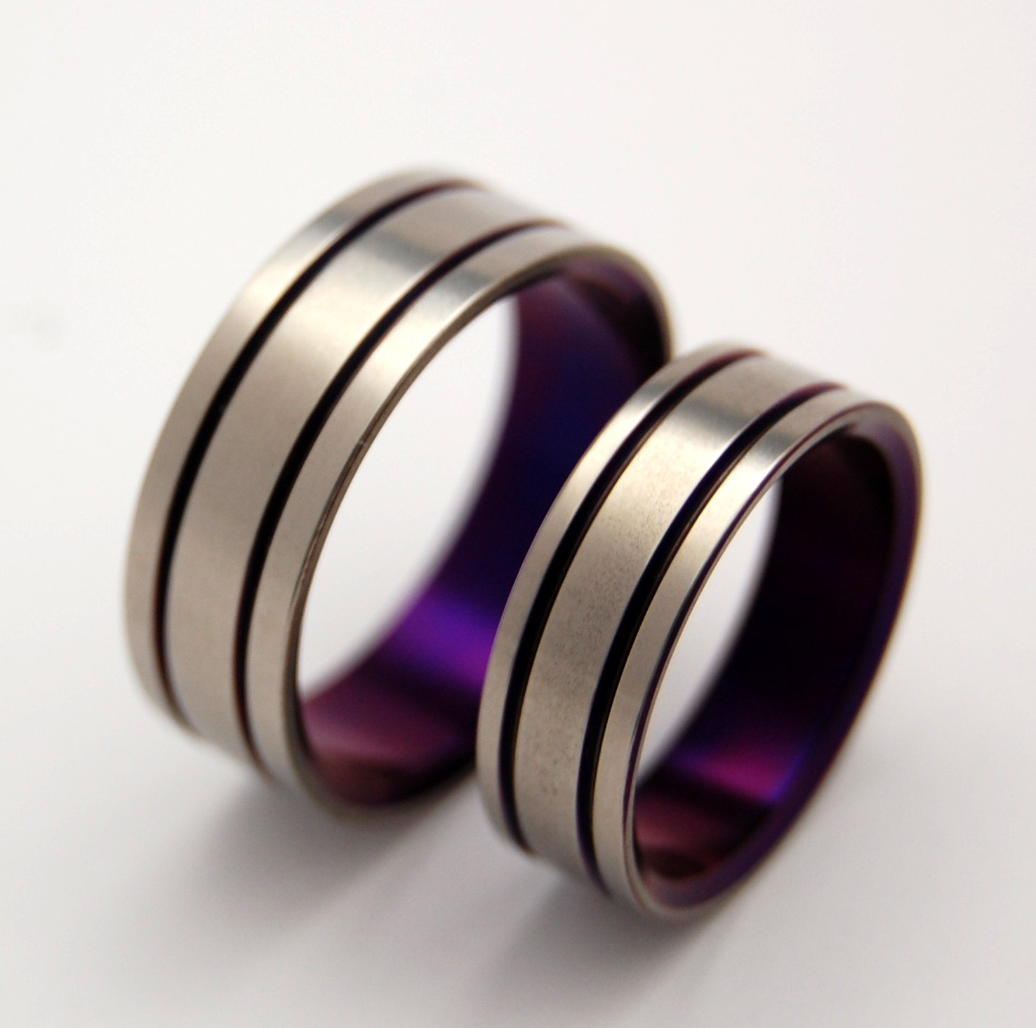 Titanium trouwring ingesteld paarse trouwring met mens ring Hoofd van de klasse. Handgemaakt uit een enkele billet van zuiver titaan