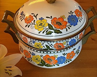 Newcor Regency Cookpot with double-boiler (or smaller saucepan?) insert, circa 1960s/1970s