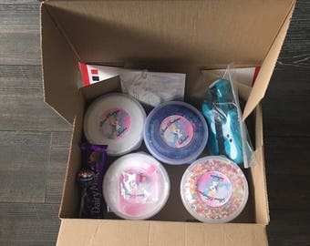 4 large 8oz Mystery slime gift box! Free squishy!