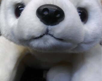 TY Beanie Buddy -Chilly the White Polar Bear