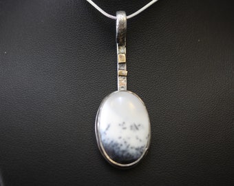 Sterling Silver Pendant With Dendrite Stone 9041318-017)