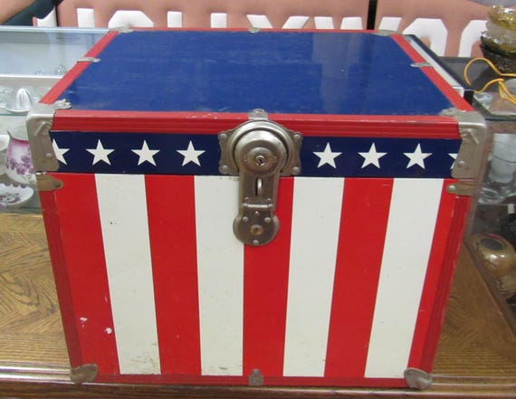 Small trunk stars and stripes