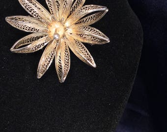 Vintage sterling silver Cannetille Filigree Flower Brooch