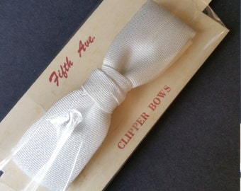 Vintage 1950's Child's White Formal Bowtie