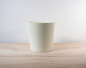 White glazed 8 inch planter