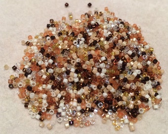 Miyuki Delica Beads, 15/o, Honey Butter, DB-MIX22, 5 Grams, Japanese Glass