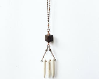 Howlite spike necklace Boho necklace Long necklace Rustic howlite necklace Copper necklace Wood necklace Statement necklace Howlite boho