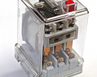 Vintage Recycled ELECTRONIC PARTS RELAY Industrial Switch 60Hz 6V 3.4mA EP1 Pkg1