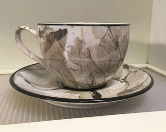 Large breakfast Cup black and white