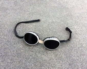 Agog -- Vintage set of alumnum goggles with glass lenses