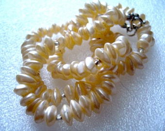 Vintage faux pearls necklace