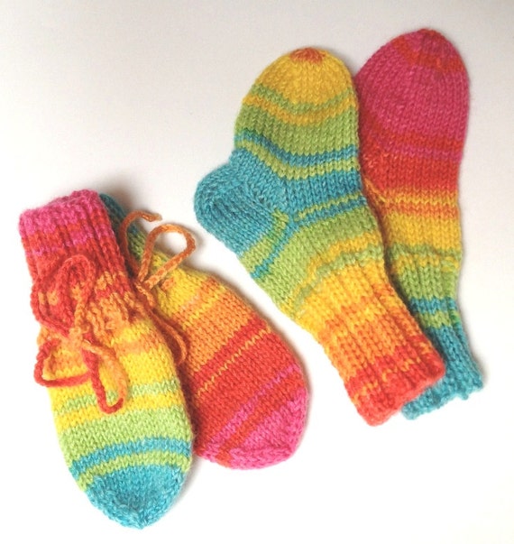 Items similar to SALE ITEM! set of socks and mitten for baby girl ...