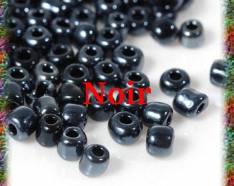 40 grams of 10/0 glass seed beads 2 mm