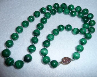 Necklace. Agate. Vintage.