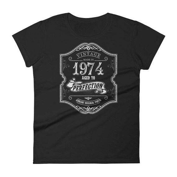 1974 Birthday Gift Vintage Born in 1974 t-shirt for women