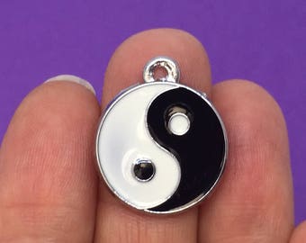 2 Yin Yang Charms Enamel - BUD15