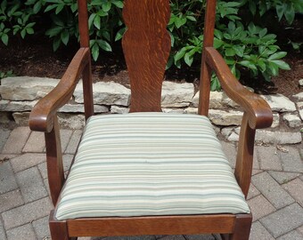 Antique Solid Oak Arm Chair For Pick Up or Delivery ONLY in Chicago or Northwest Indiana region in Good Used condition with wonderful patina