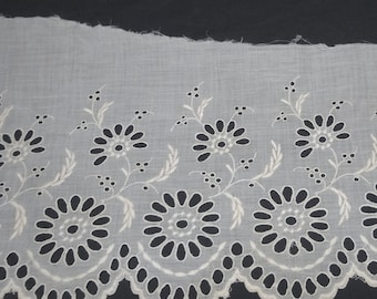 2 Pieces of 1940s Vintage Wide Eyelet Lace Trim, Scalloped Border, 15.5 x 7.25 Inches & 36 x 7.25 In., Early 20th Century Trim, Vintage Lace