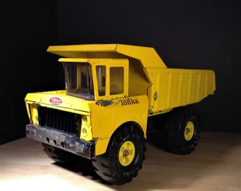 Vintage Mighty Tonka Dump Truck 3900, 18 1/2" Mighty Dump, XMB 975 Tires, 1970s Tonka USA Pressed Steel Metal Toy Trucks, Tonka Toys - NICE