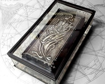 Transi Tomb Effigy : hand embossed memento mori repoussé metal 3d art