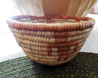 RARE Vintage Native American Child's, Navajo Indian Woven Basket Bowl, Child Walking