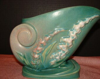 Rare 1940's Roseville Foxglove Cornucopia