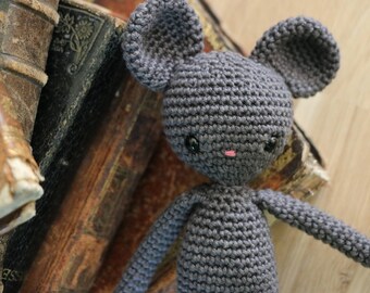 Doll mouse hook