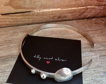 Sterling Silver Bangle with Fine Silver Seashell detail