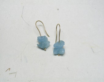 Gold Earrings with rough aquamarine
