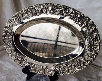 Silver tray, oval, with grape design