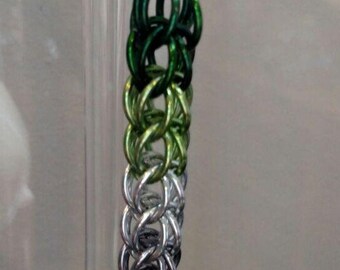 Chainmail Aromantic Pride Keychain