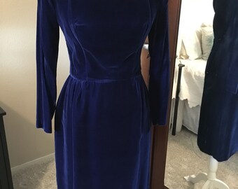 Vintage 1950s blue velvet dress fitted