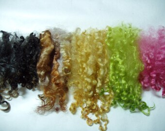15g (58.00 Euro/100g) 0.5oz Wensleydale locks, curls, spinning locks, felting wool, dolls hair, wool hair, green, pink, black, 100% wool