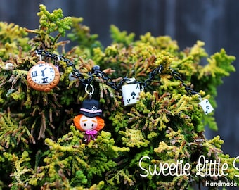 Mad Hatter Bracelet, Mad Hatter, Handmade mad hatter, Alice in Wonderland, Mad hatter charm, Mad hatter sculpture, Mad Hatter piece.