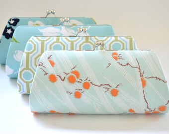 A SET of 6 Bridesmaids Clutch - Create a Custom Bridesmaid Clutches in your choice of fabrics
