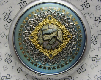 Compact Mirror Makeup Mirror Pocket Mirror Bridesmaid Maid of Honor Gift Bridal Shower Favors Comes With Protective Pouch Keeper